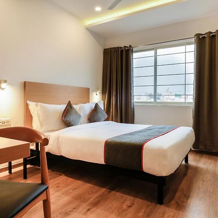 Super Townhouse The Landmark Indore Ngoại thất bức ảnh