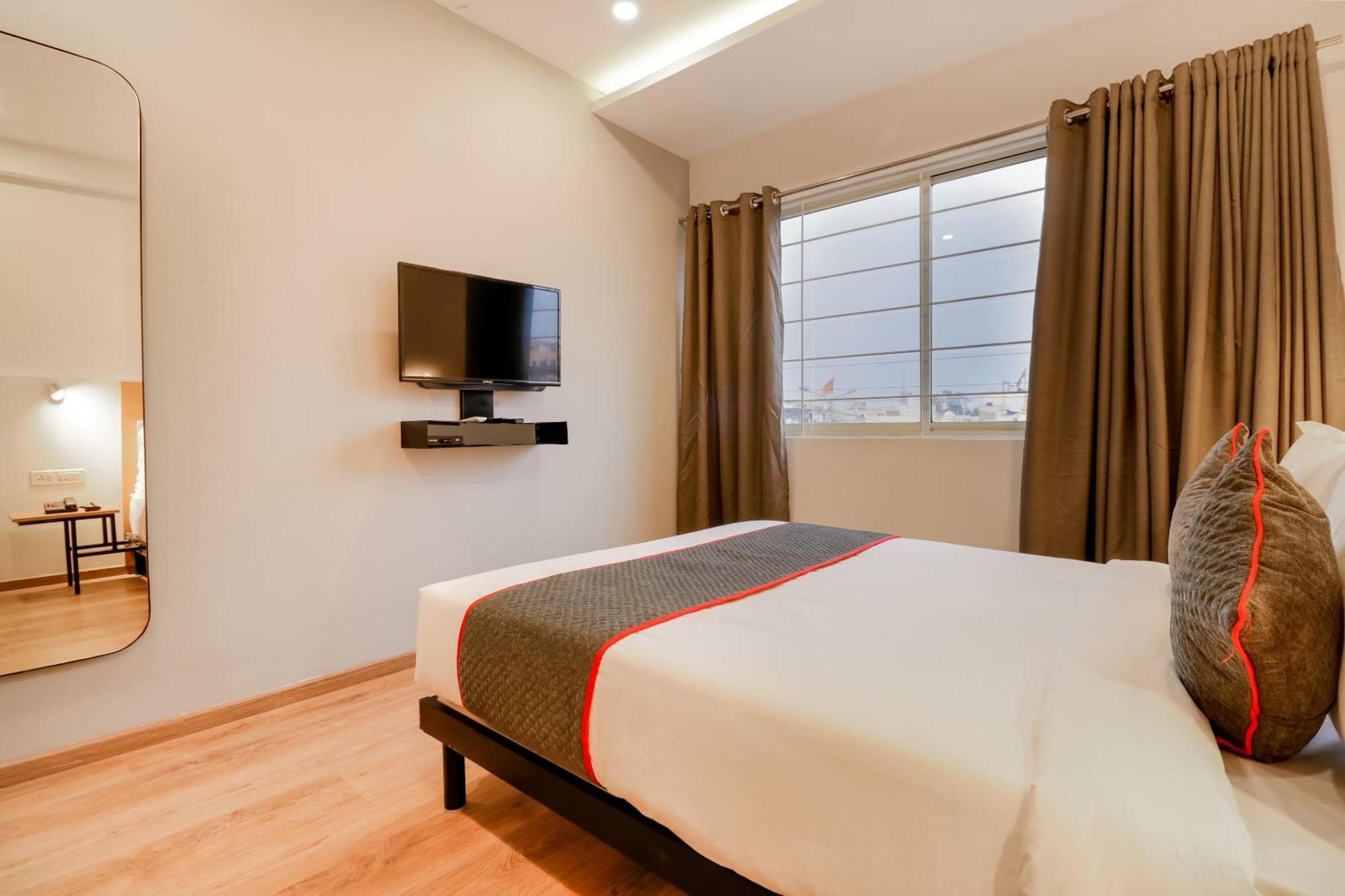 Super Townhouse The Landmark Indore Ngoại thất bức ảnh