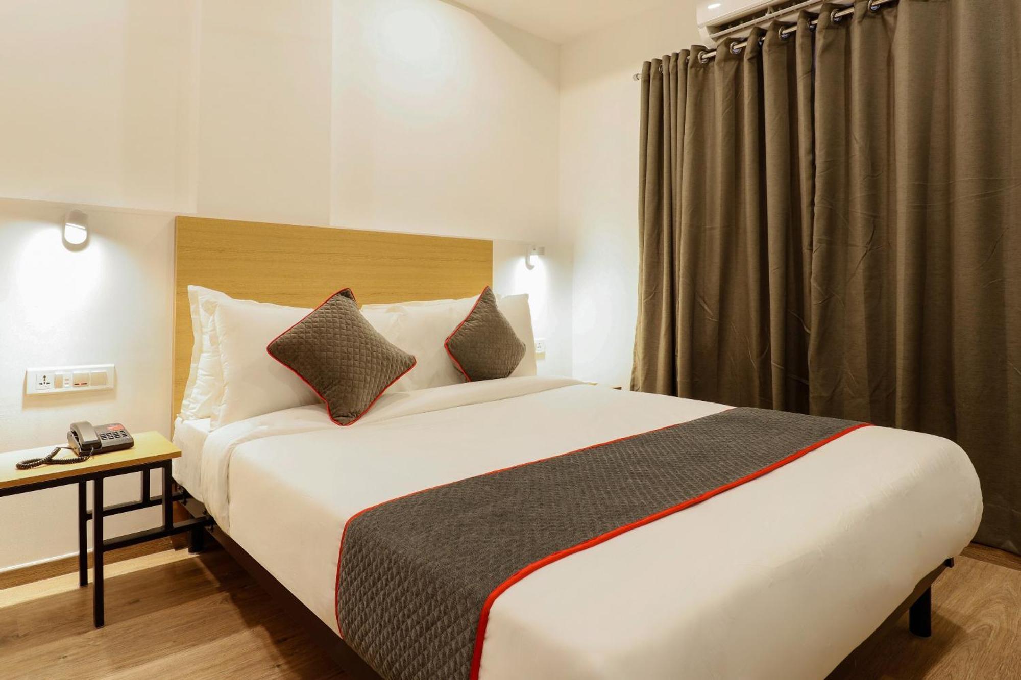 Super Townhouse The Landmark Indore Ngoại thất bức ảnh