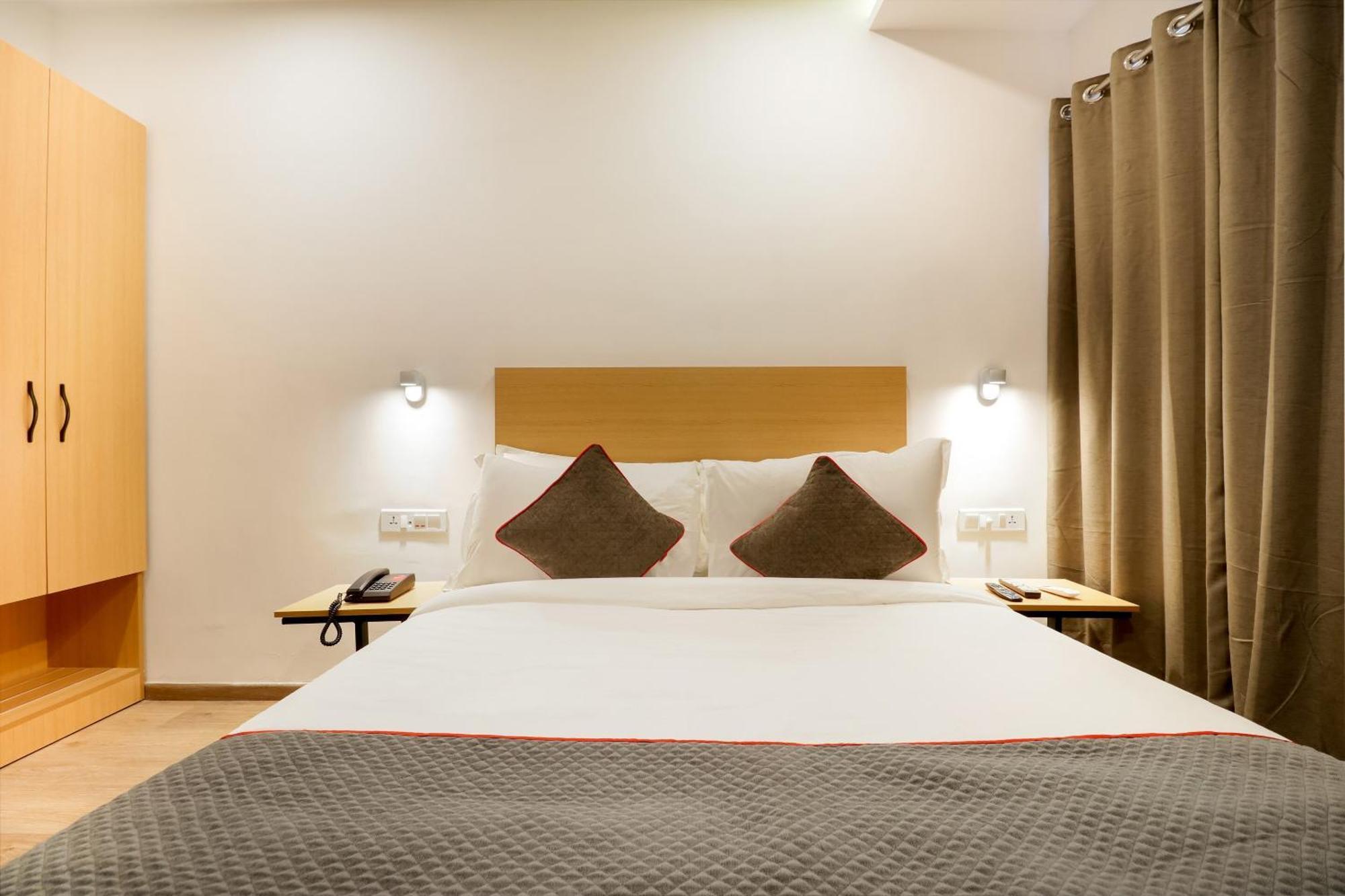 Super Townhouse The Landmark Indore Ngoại thất bức ảnh