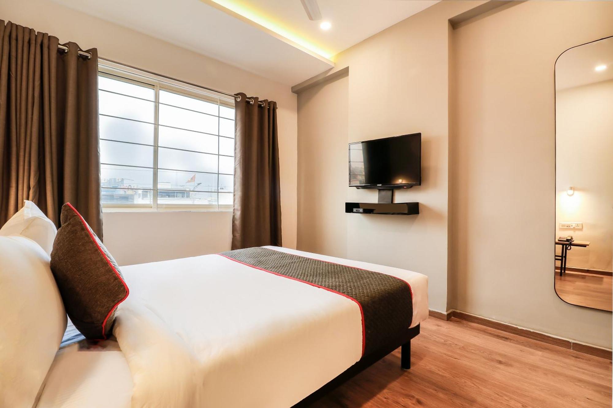 Super Townhouse The Landmark Indore Ngoại thất bức ảnh