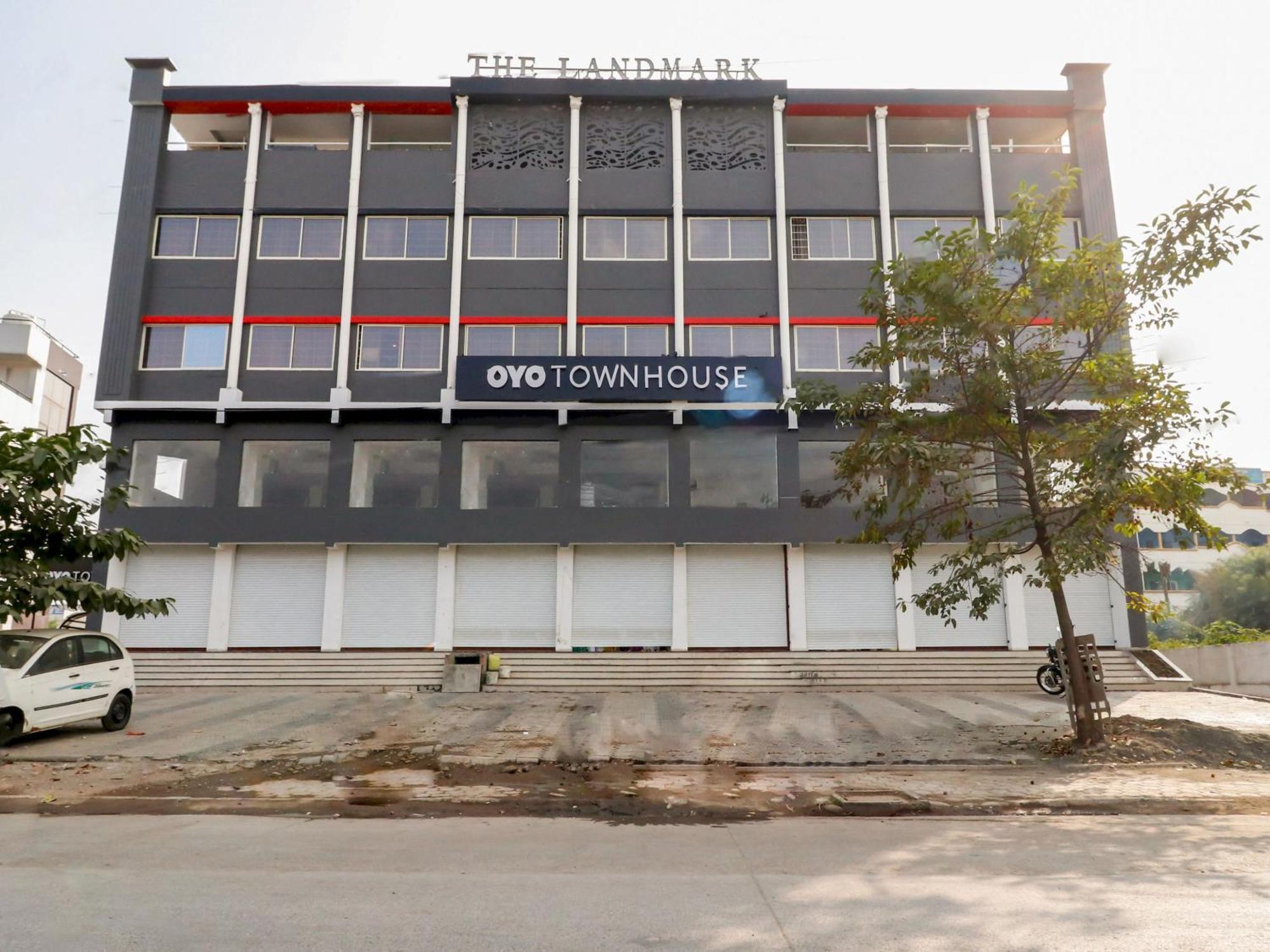 Super Townhouse The Landmark Indore Ngoại thất bức ảnh