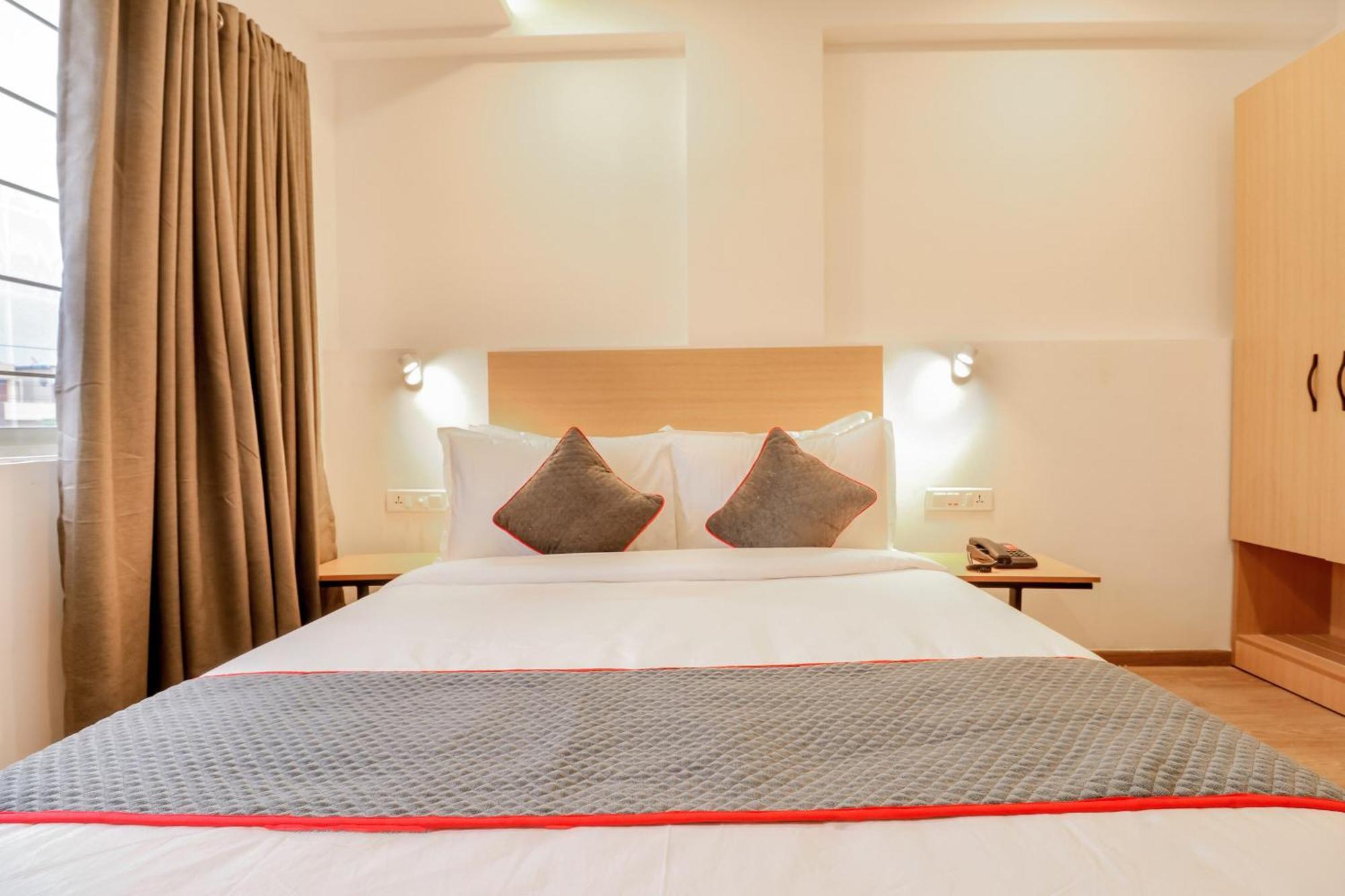 Super Townhouse The Landmark Indore Ngoại thất bức ảnh