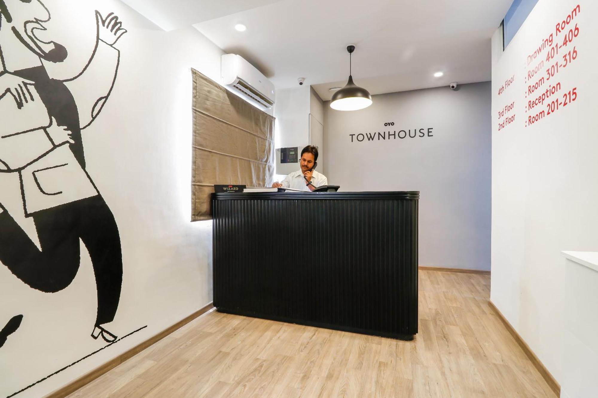 Super Townhouse The Landmark Indore Ngoại thất bức ảnh